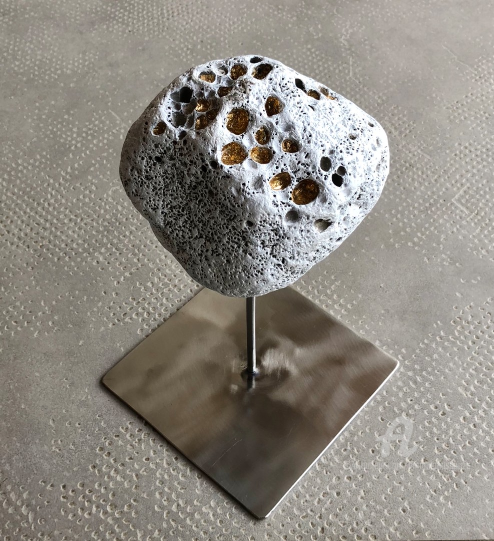 Météorite dorée