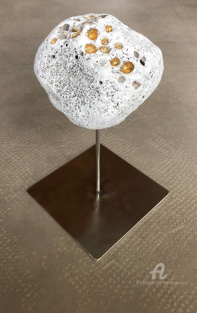 Météorite dorée